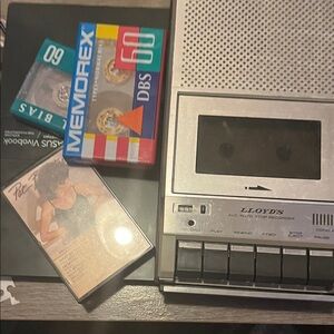 Lloyds vintage cassette player/recorder V181 portable/plug in